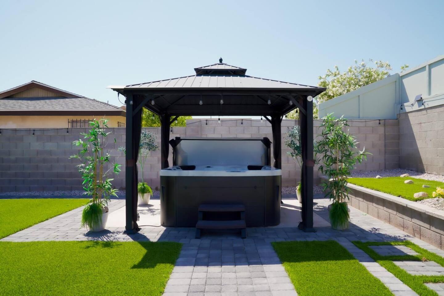 Enchanting Gardenhome- Spacious Yardluxe Jacuzzi Las Vegas