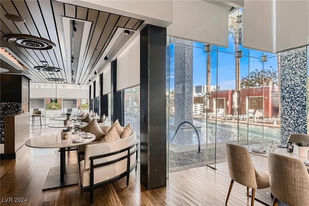 Incredible Penthouse Strip Views Balcony Access Casa de férias Las Vegas
