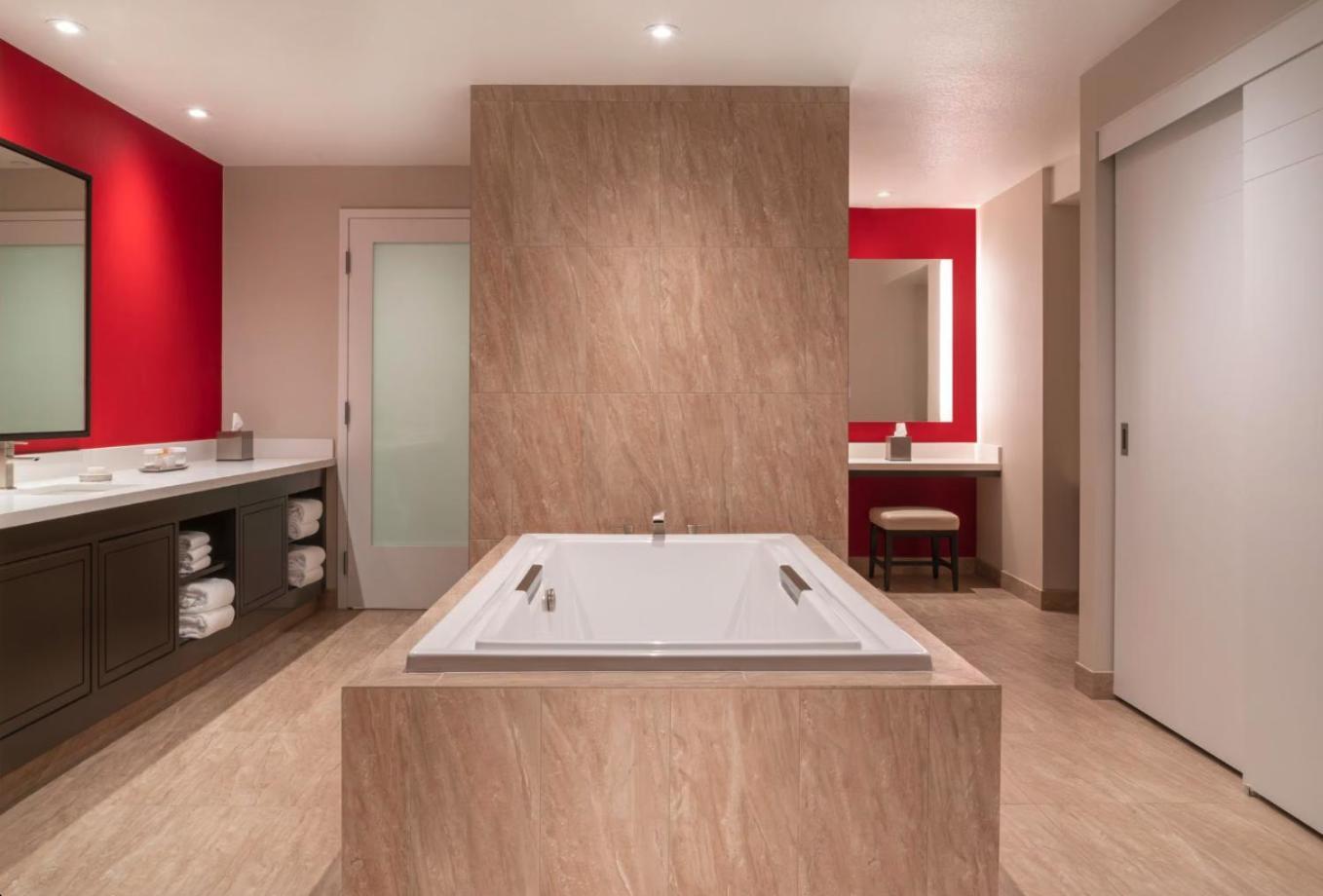 Hotel Horseshoe Vegas By Suiteness *