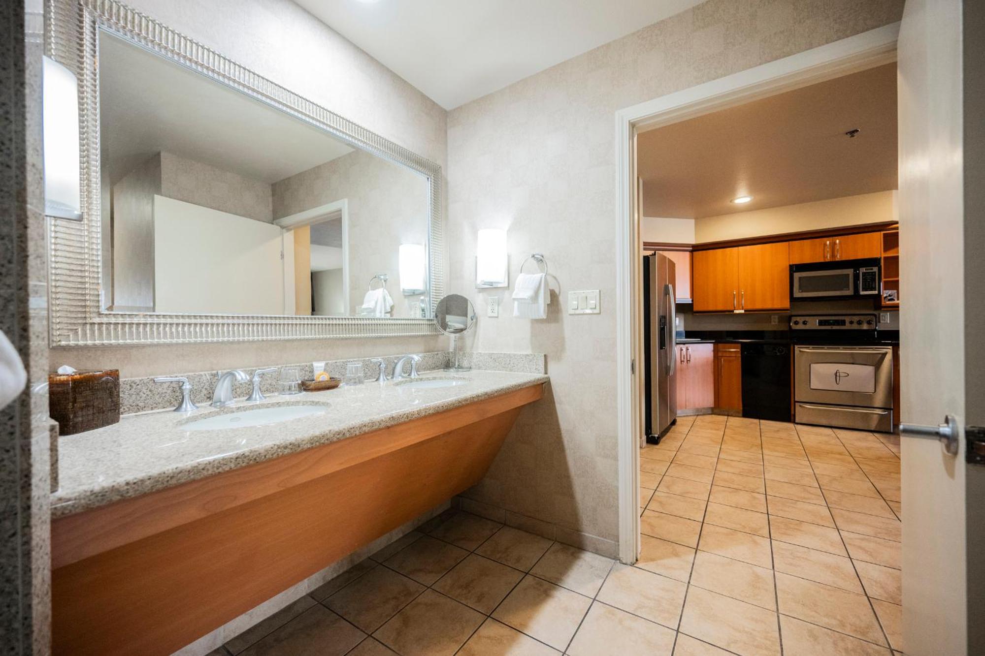 Stripviewsuites At Platinum Apartment