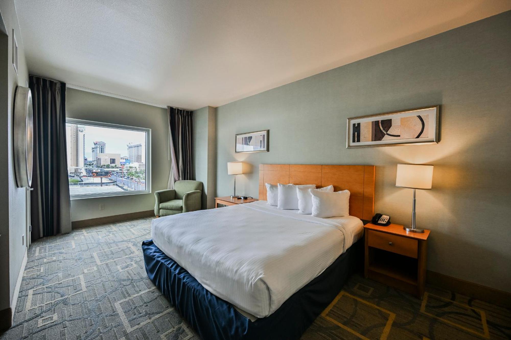 Apartment Stripviewsuites At Platinum *