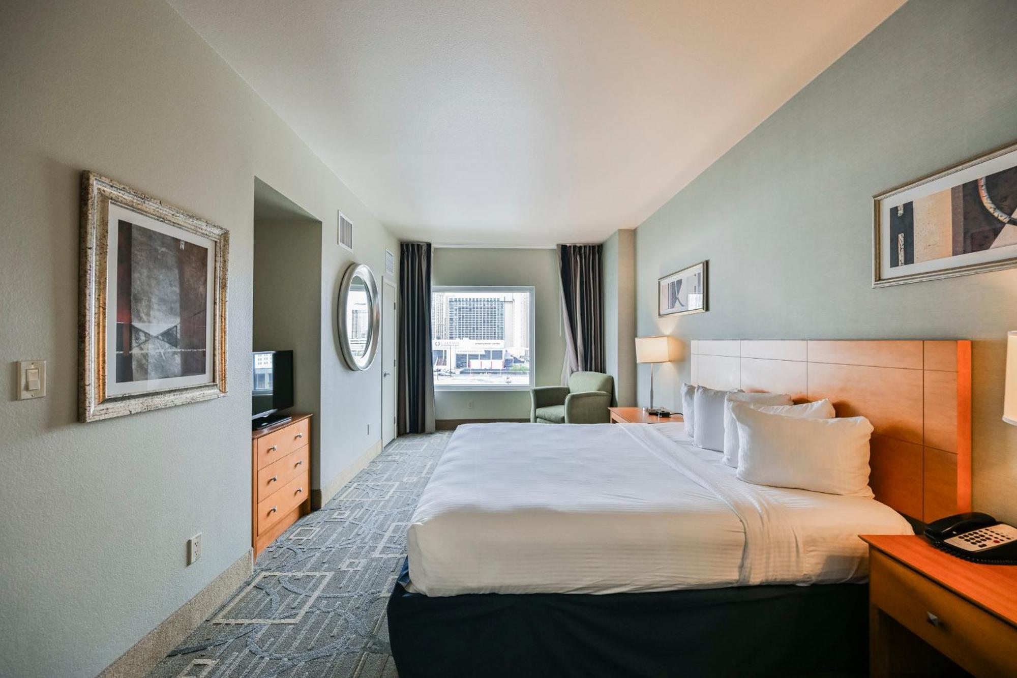 Apartment Stripviewsuites At Platinum *