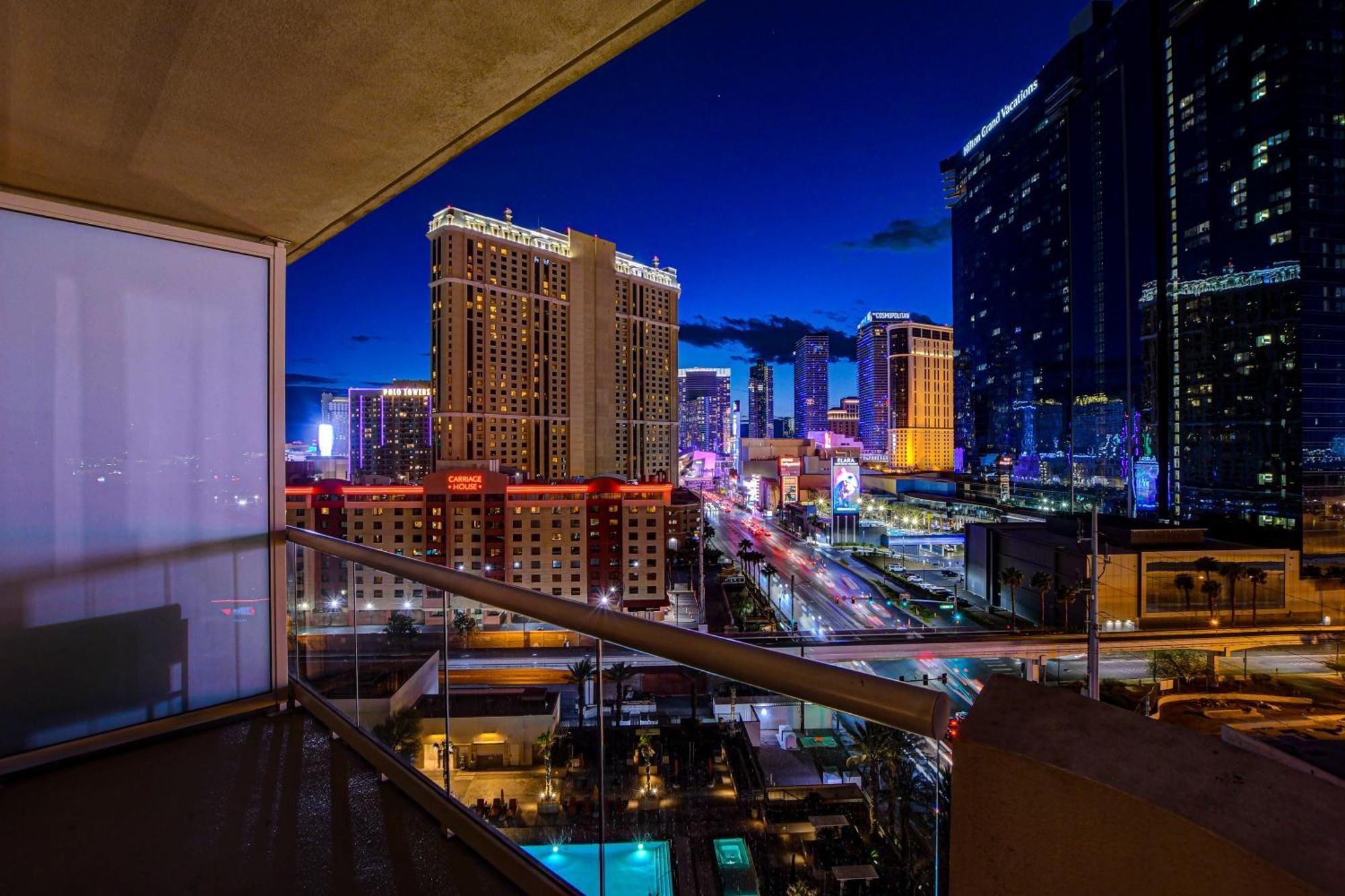 Lucky Gem Penthouse & Luxury At Signature Resort, 2816 Hotel