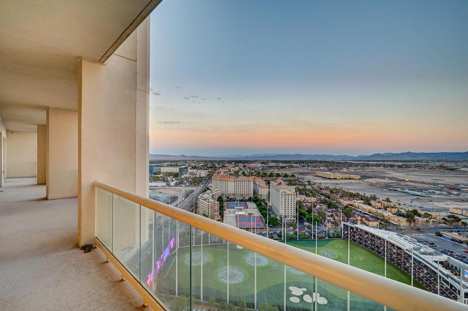 The Signature Escape At Mgm Signature Tower 2 Aparthotel
