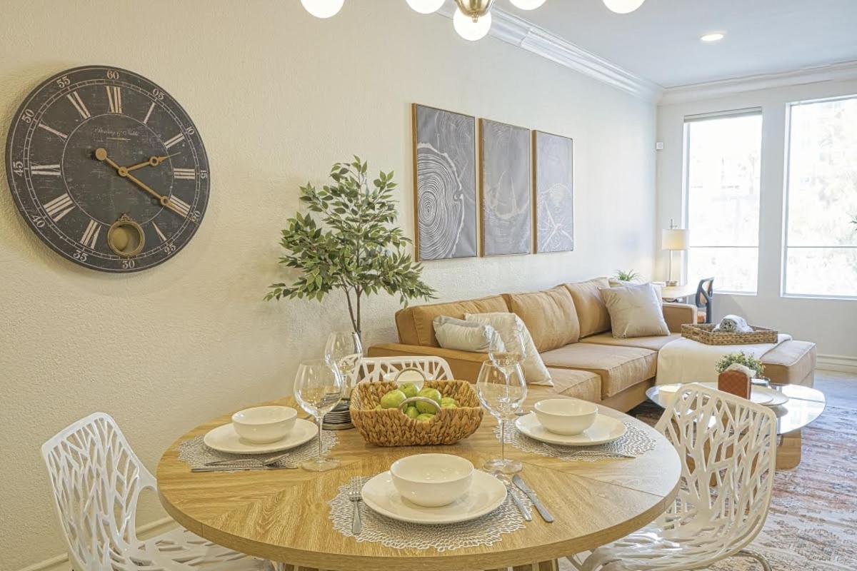 Dwell Descans - Restful Haven Steps To Vegas Strip Apartment Las Vegas