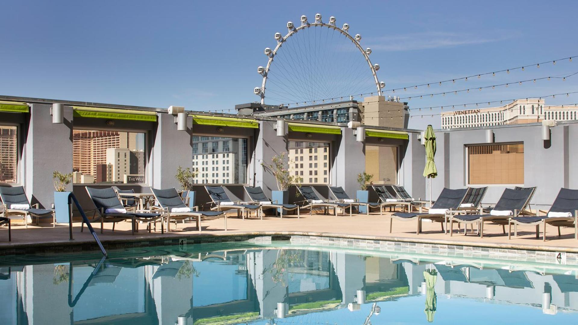 Apartment Stripviewsuites At Platinum