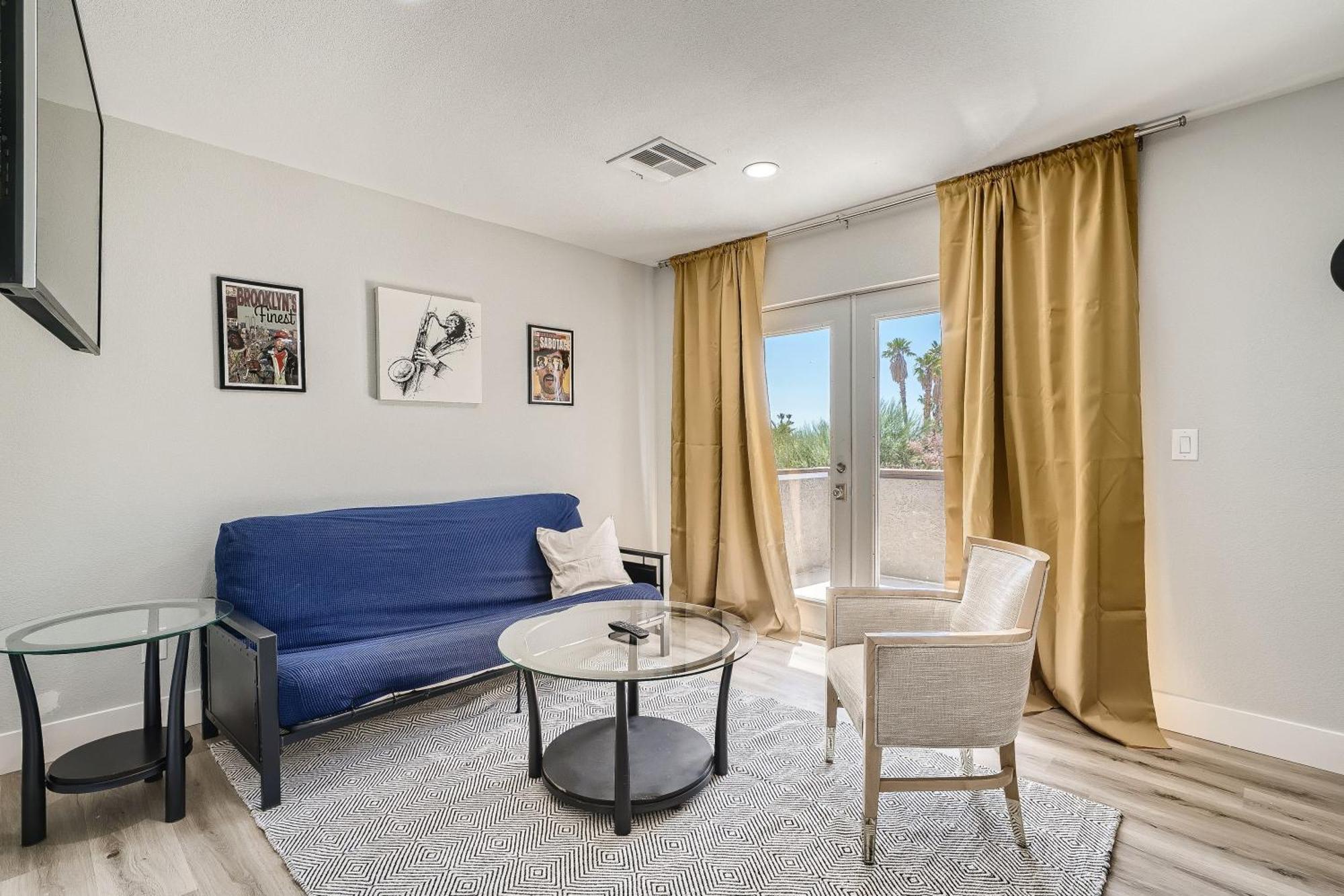 Villa Lux Life! Location For Business Or Play!
