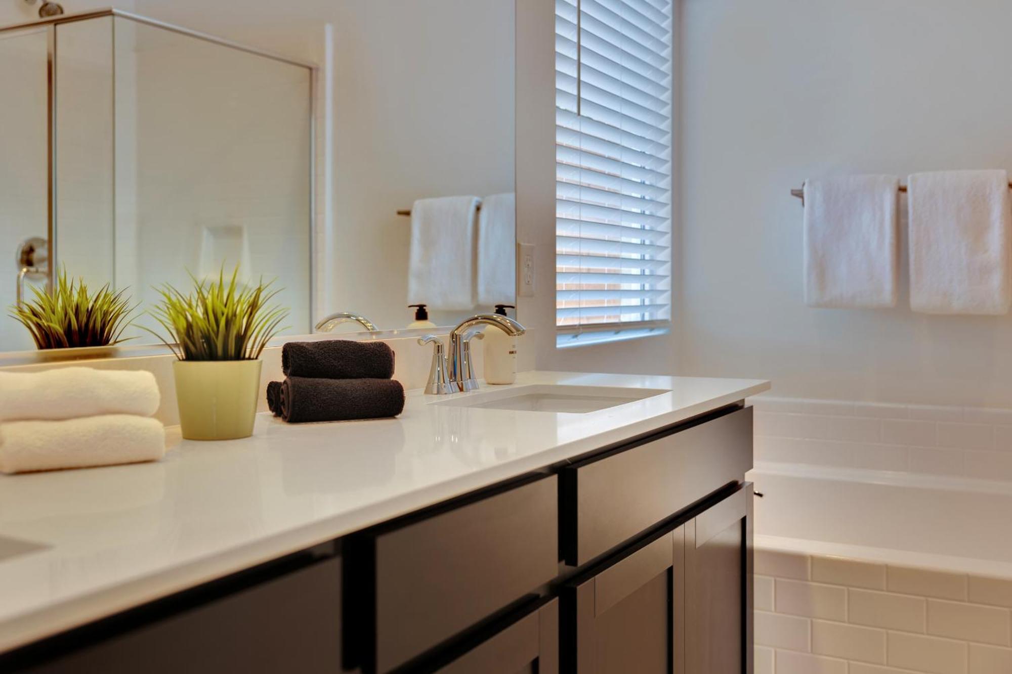 Casa Niva A Contemporary Oasis In The Heart Of Vegas Holiday home Las Vegas