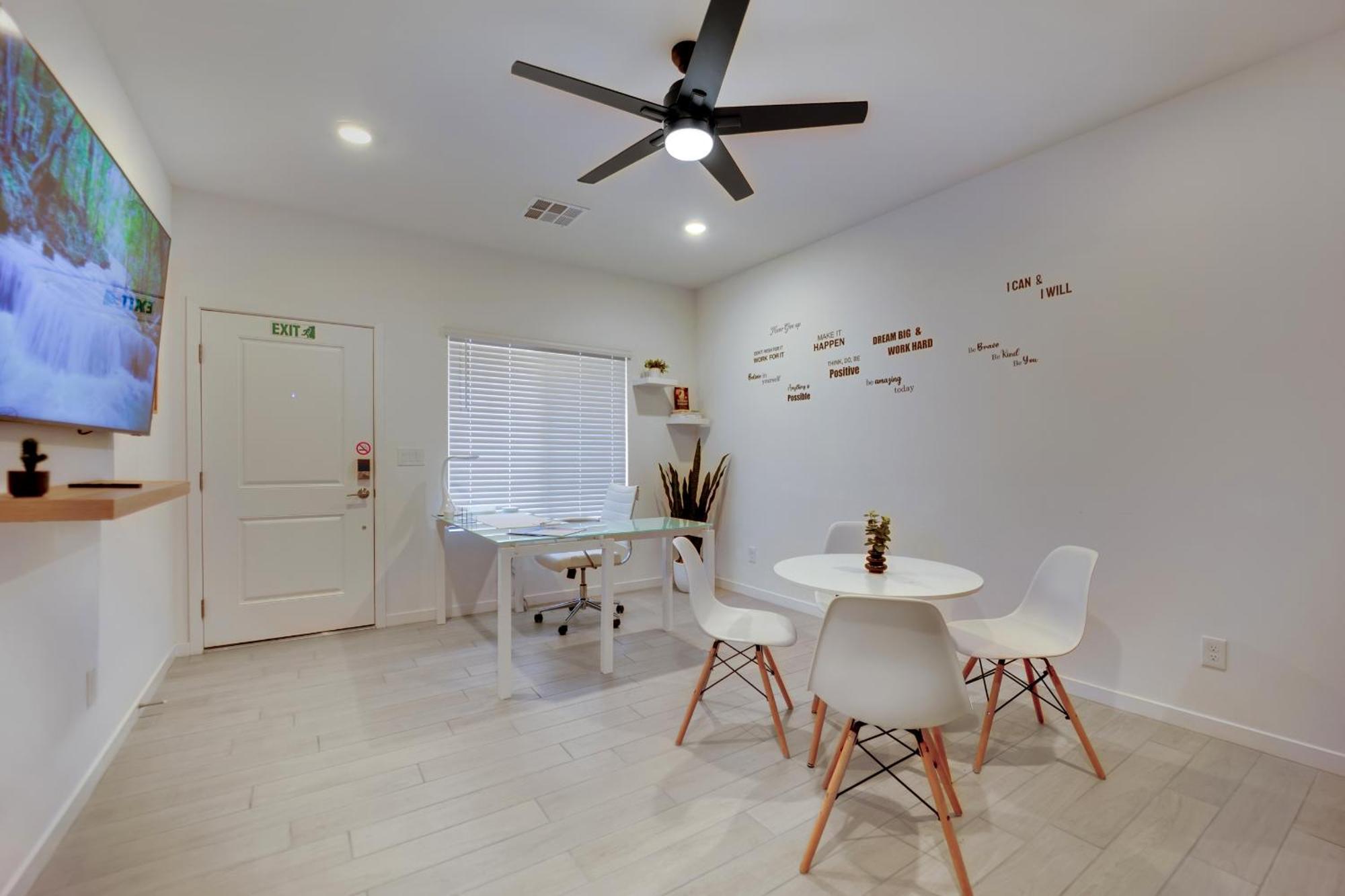 Holiday home Casa Niva A Contemporary Oasis In The Heart Of Vegas
