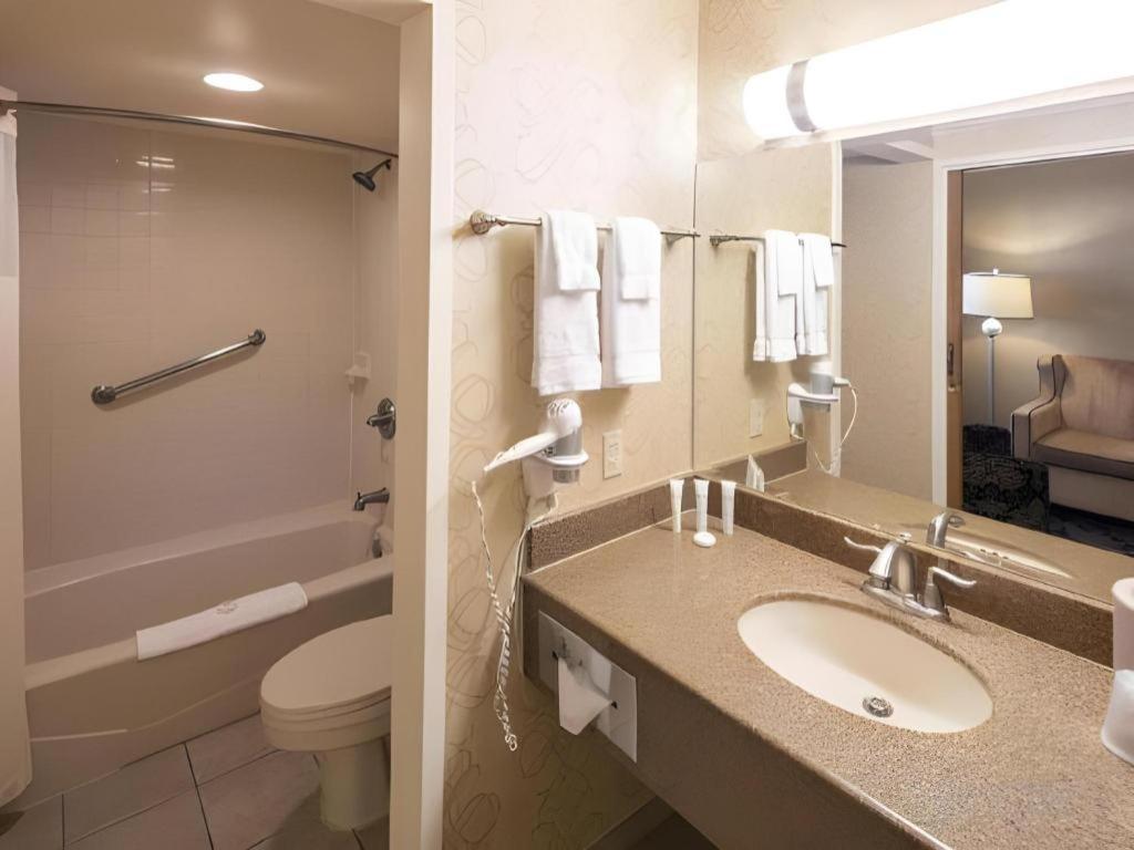 Resort Orleans And Casino 3*
