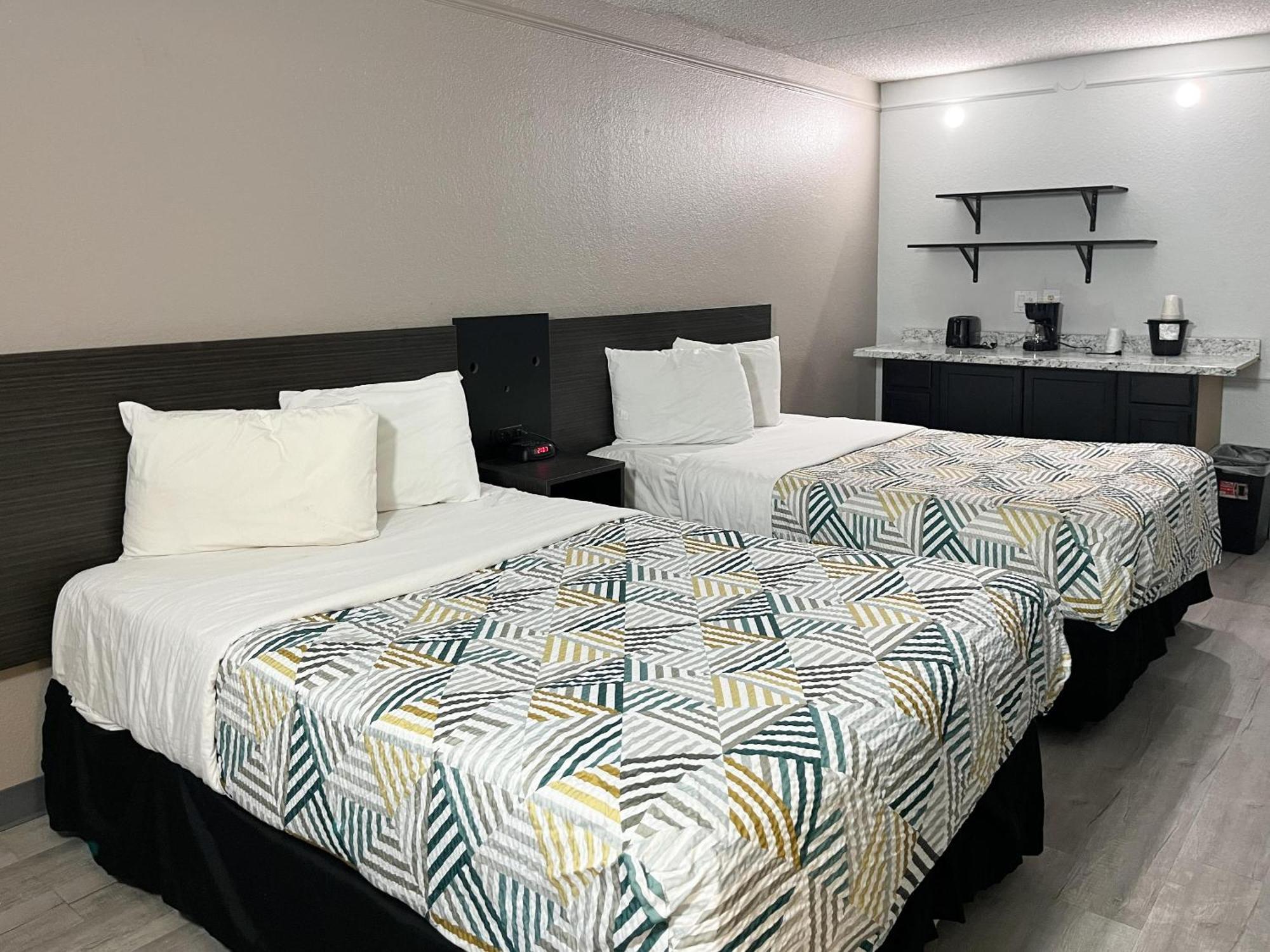 6 North Vegas, Nv Hotel