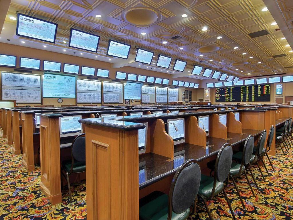 Gold Coast And Casino Resort 3*