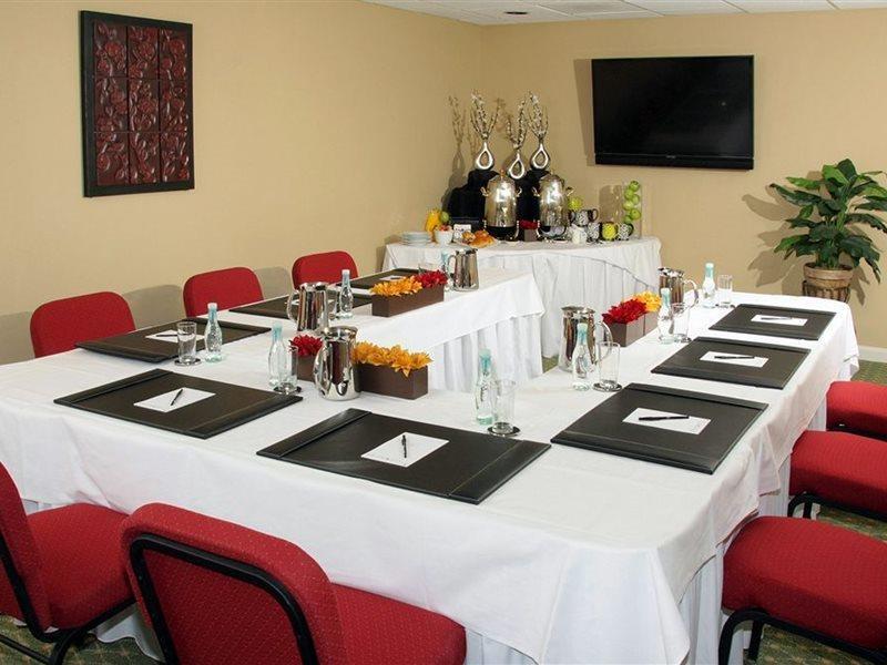 Resort Hilton Grand Vacations Club Paradise Vegas 3*
