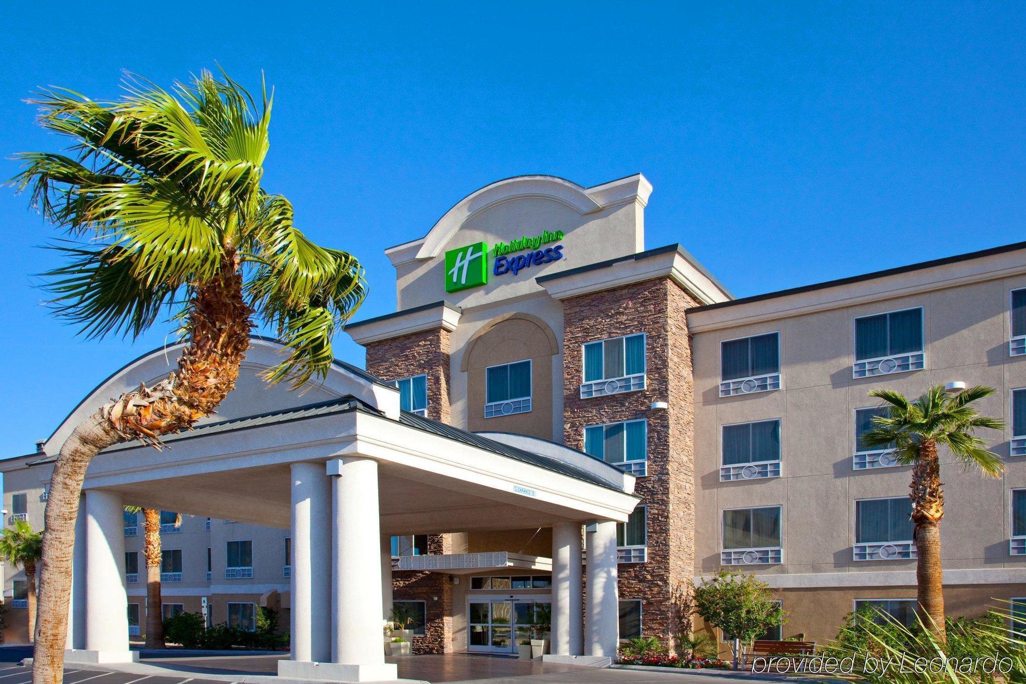 Express Vegas Stadium Area By Ihg Hotel 3*