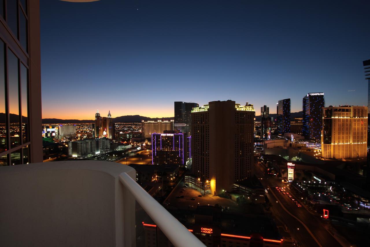 Luxury International At The Signature Las Vegas