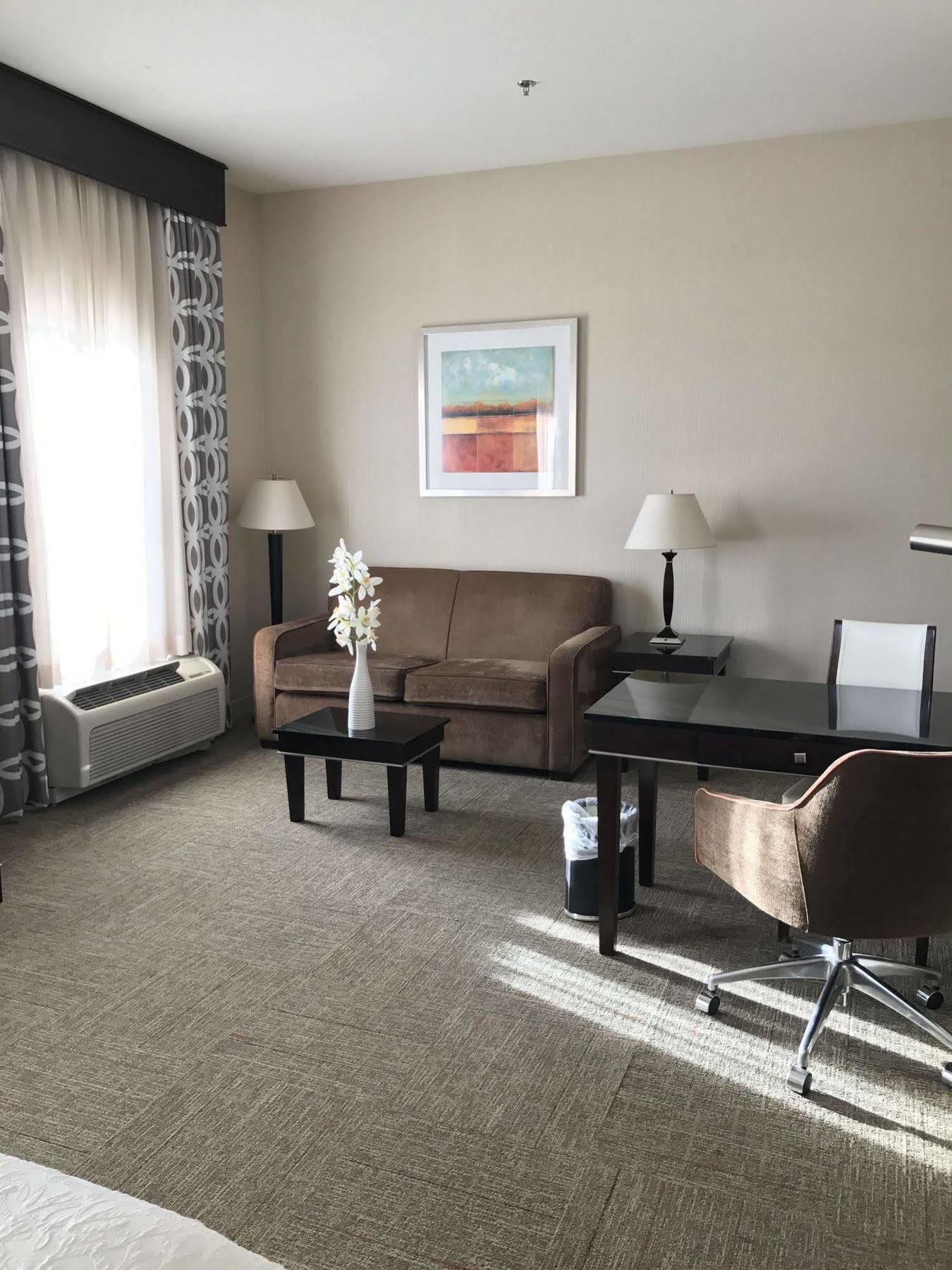 Hampton & Vegas South Hotel 3*