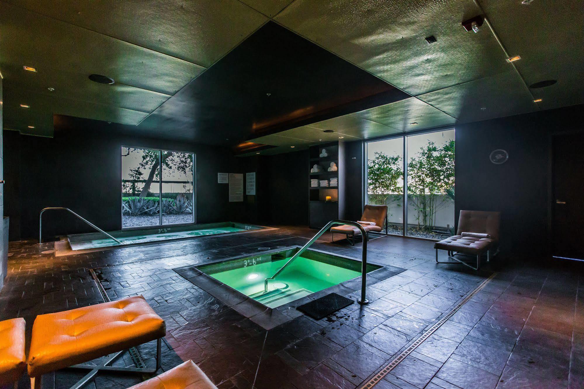 Palms Place And Hotel
