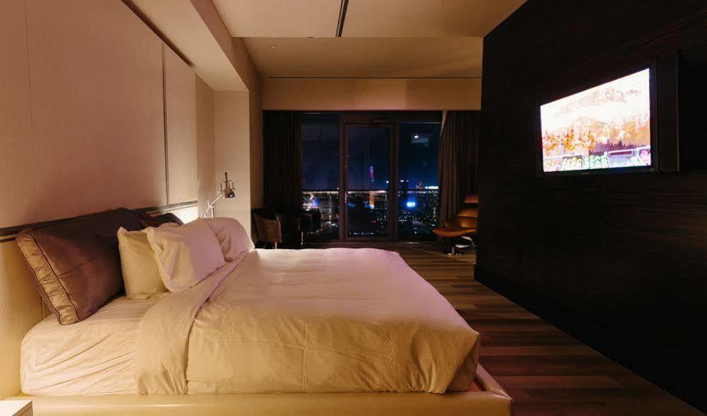 Palms Place And Hotel
