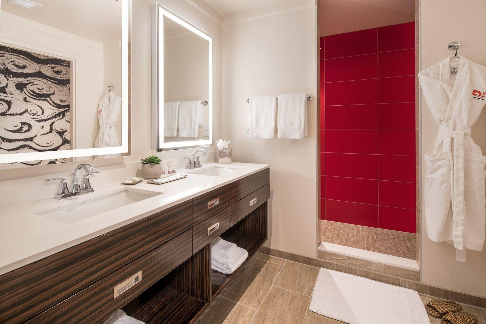 Lucky Dragon Hotel