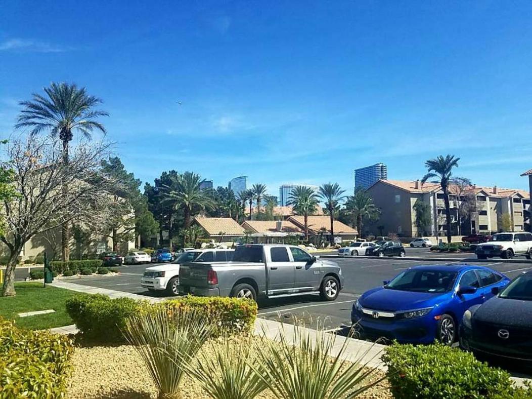 Apartamento Lovely Condo! Walking Distance To The Strip With Pool And