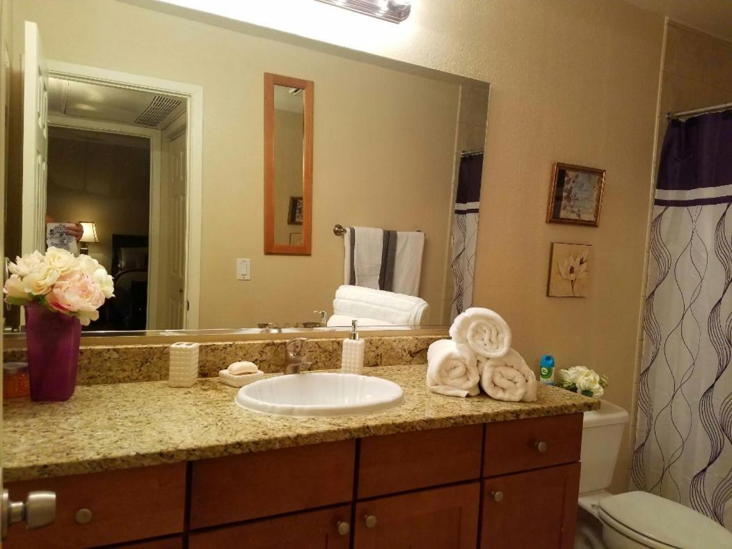 Lovely Condo! Walking Distance To The Strip With Pool And Apartamento *