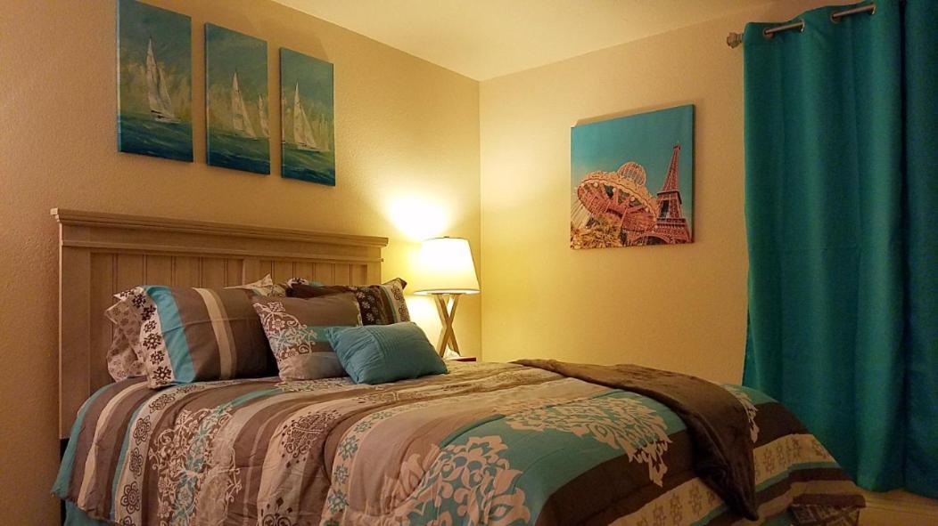Apartamento Lovely Condo! Walking Distance To The Strip With Pool And