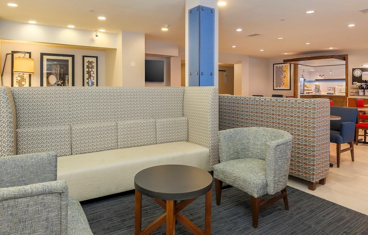 Express Vegas Stadium Area By Ihg Hotel