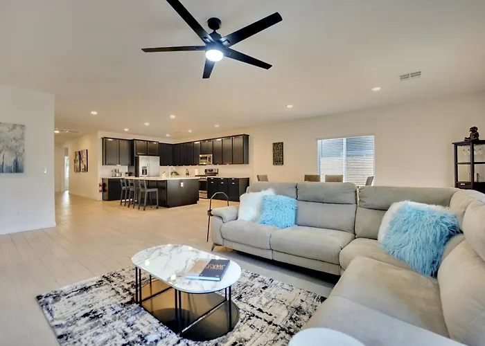 Casa Niva A Contemporary Oasis In The Heart Of Las Vegas