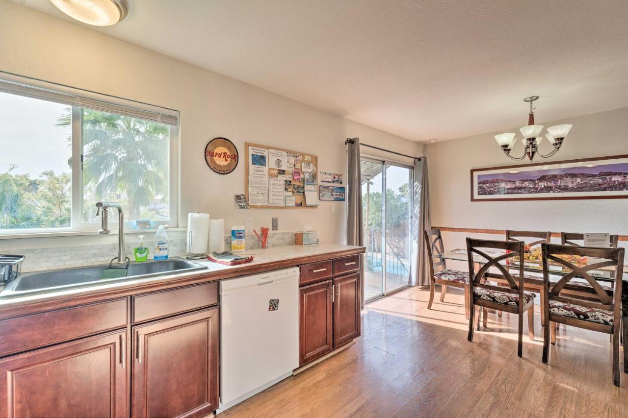 Vegas Oasis With Pool And 7 Miles To Strip Casa de férias *