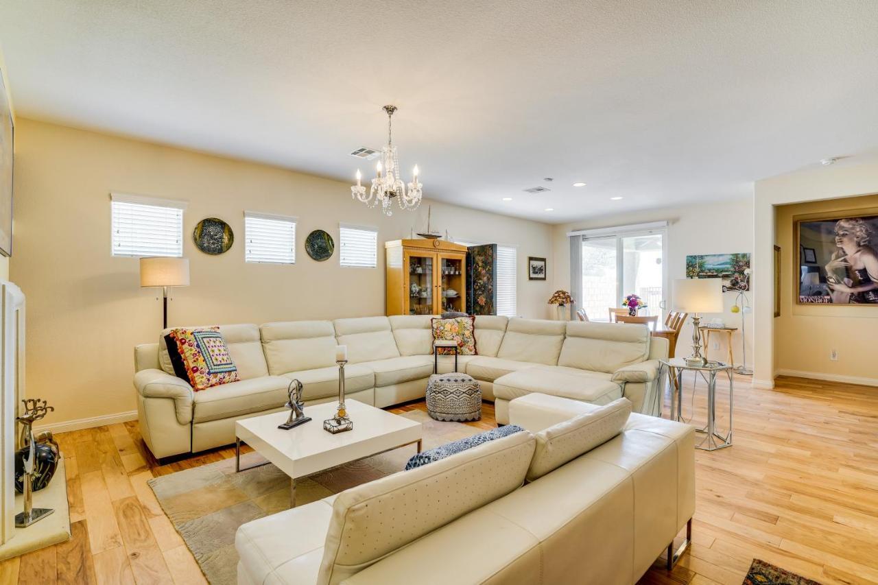 Dog-friendly Vegas With Private Yard Casa de férias