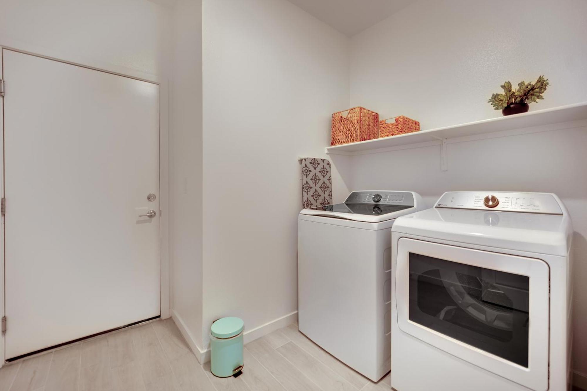 Casa Niva A Contemporary Oasis In The Heart Of Vegas * Las Vegas