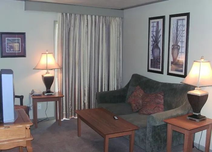 Emerald Suites At Cameron