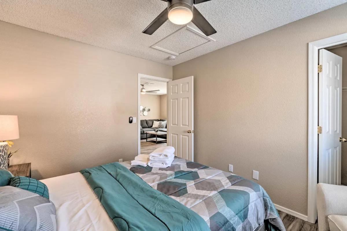 A Beautiful House With Hot Tub, Grill & Games! Casa de férias Las Vegas