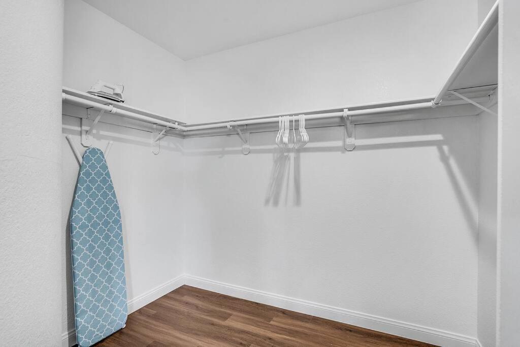 Grand Casa 7 Bdr/4 Ba 15 Beds Sleeps Up To 24 Las Vegas