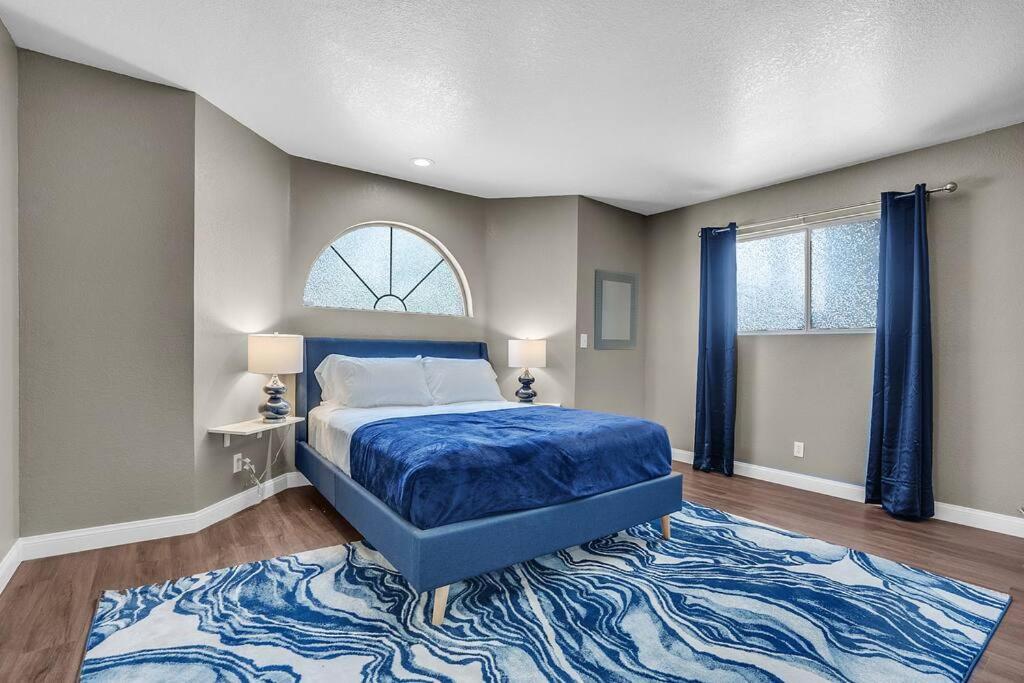 Grand Casa 7 Bdr/4 Ba 15 Beds Sleeps Up To 24 Villa Las Vegas